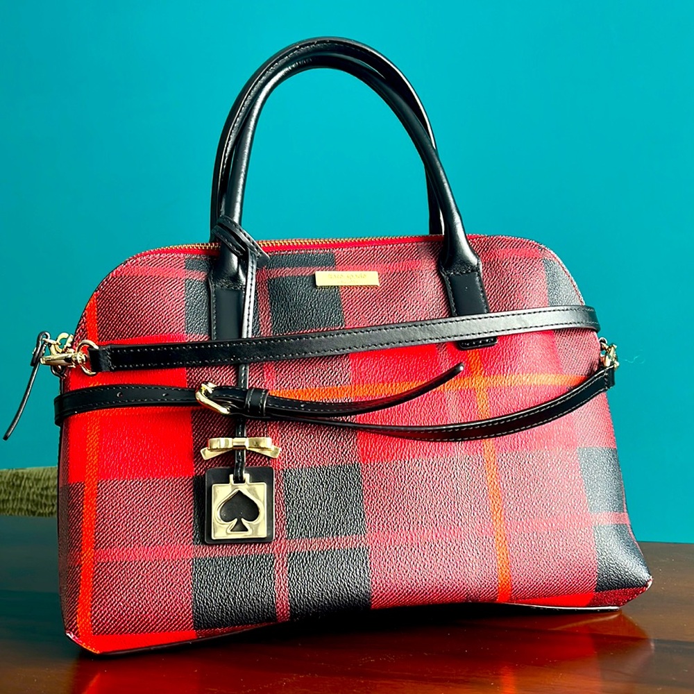 Kate Spade cross body tote almost brand new 🤩